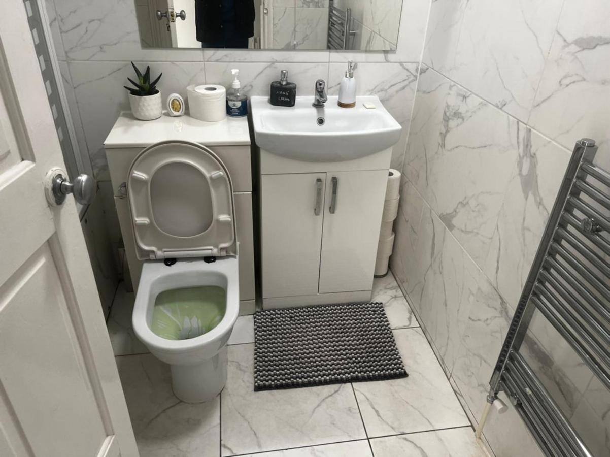Cosy 2-Bedroom Flat In Finsbury Park, Modern, Convenient & Close To Central London! Exterior foto
