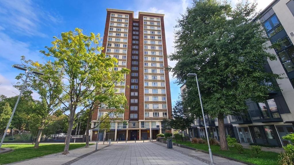 Cosy 2-Bedroom Flat In Finsbury Park, Modern, Convenient & Close To Central London! Exterior foto